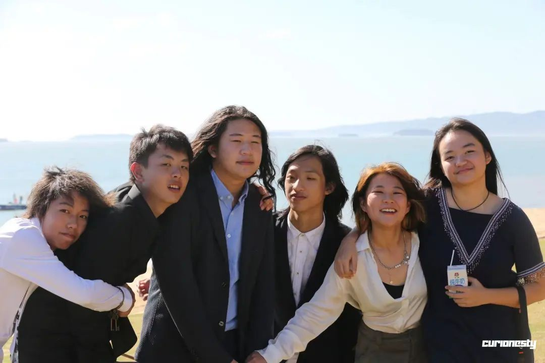 一个没有文凭的“野”孩子俱乐部