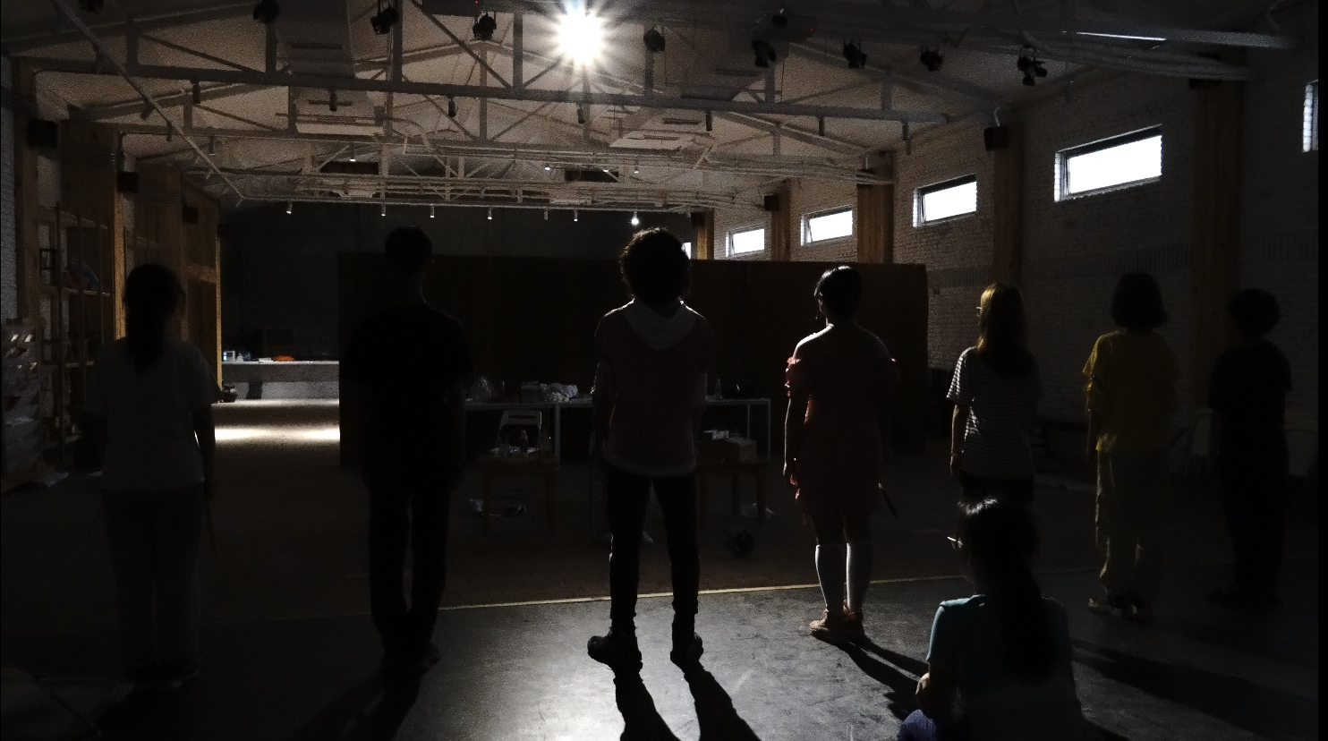 离开传统学校,给 “脱轨” 的少年们一条活路